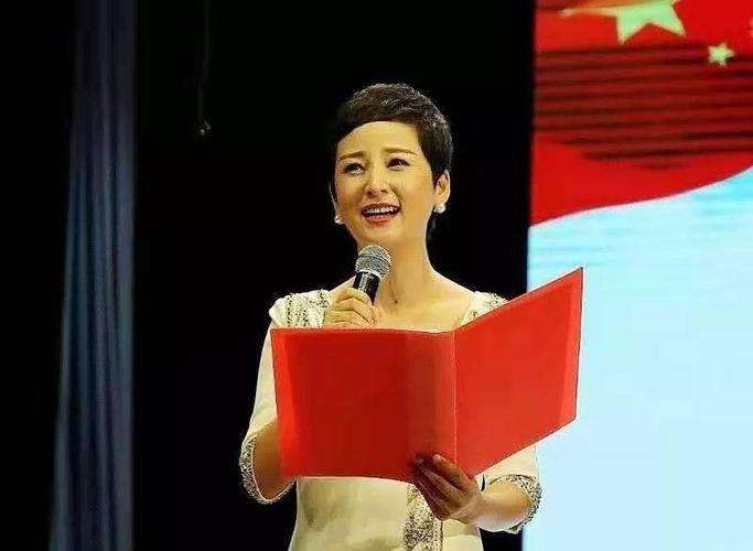 傅蓉朗诵:《呵,母亲》,一字一句饱含深情.