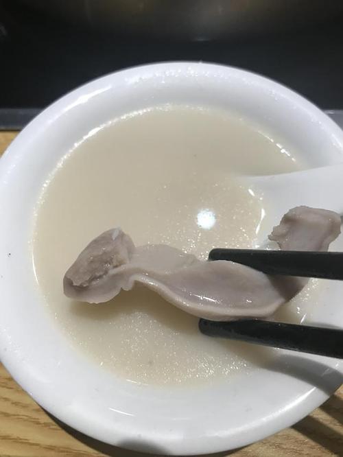 一碗热汤下肚,抚慰了饥饿的胃,也抚慰了因饥饿烦躁的情绪.