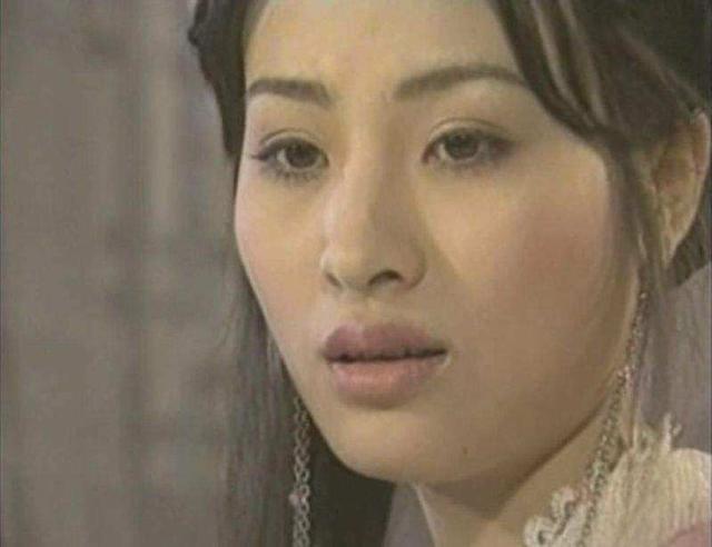 焦恩俊版《小李飞刀》里有个角色天下第一美人林仙儿,虽然郑佳欣扮相