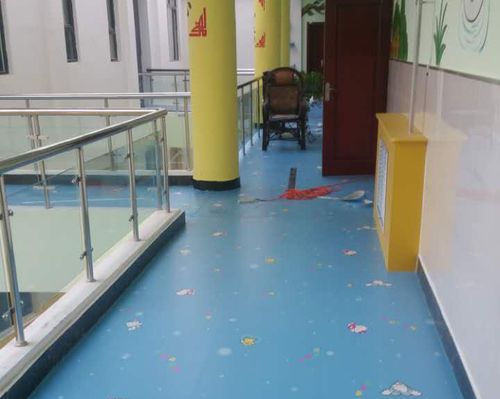 英伦三岛幼儿园塑胶地板