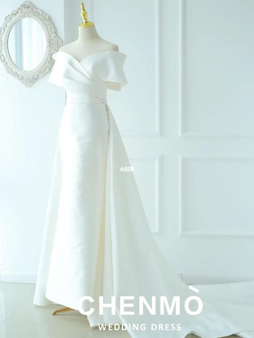 chenmo婚纱 @陳默造型 一身素白婚纱 简约亦显性感优雅_婚纱_婚纱礼服