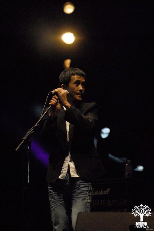 杭州热波:一个看起来有点"嘎"的张楚(组图)