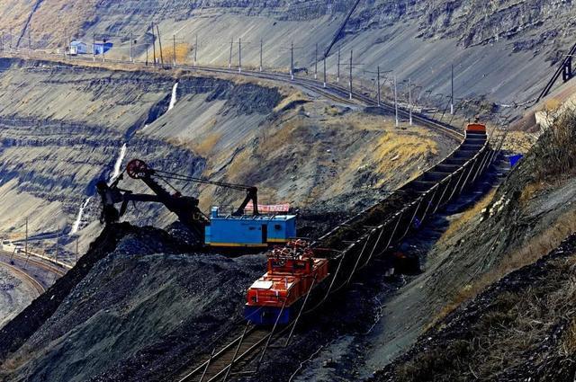 由于常年的开采,抚顺煤田已经没有以前的产量,可它在中国煤矿史上有