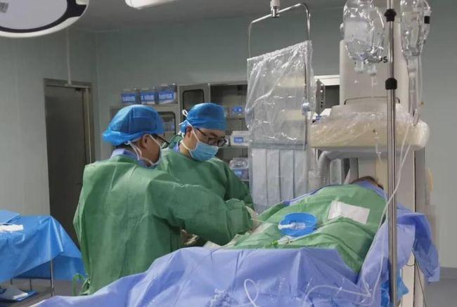 新县人民医院心血管内科成功完成首例冠状动脉支架植入手术