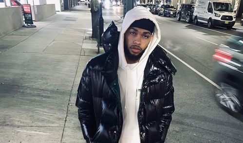 英格拉姆社交媒体晒个人照片