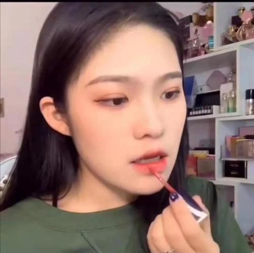 快手的,最开始都发布些什么样的作品,怎样一点点确立自己做美妆这个