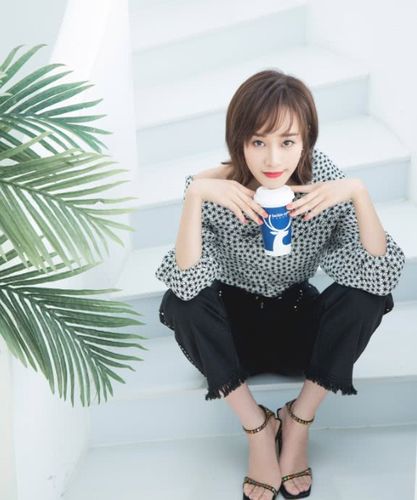 蓝盈莹经纪人是谁