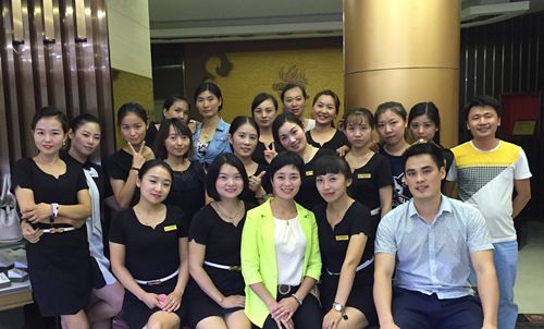 本期服务由管理顾问吴春香展开工作.