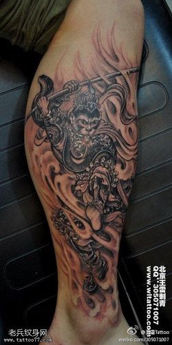 花胸纹身男图案三面佛