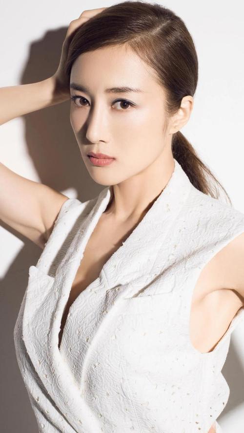 李依晓的一组经典迷人美照