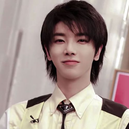 华晨宇头像图片