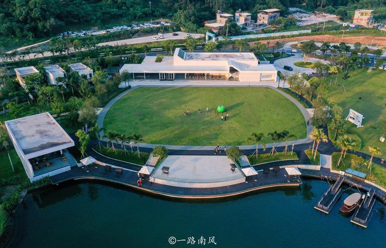 前几个月去了河北省秦皇岛市的阿那亚,非常喜欢各种创意建筑,春沐源