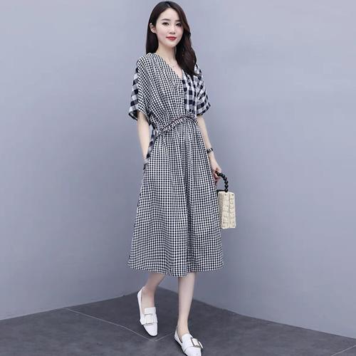 2021年新款宽松显瘦格子短袖连衣裙女中长款百搭长裙夏季薄款透气淮猪