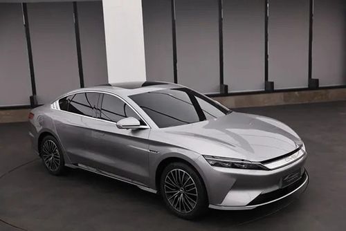 比亚迪汉实车正式现身