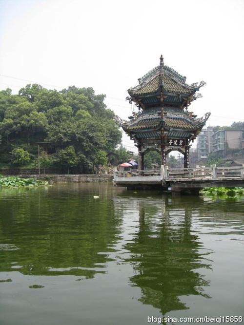 当我们乏舟湖上,我们看到的富顺西湖,与古人眼中的西湖已经大相径庭