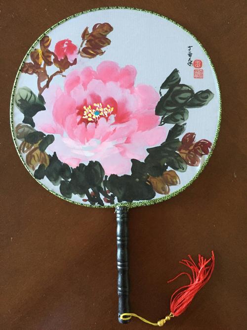 王福英团扇写意牡丹作品