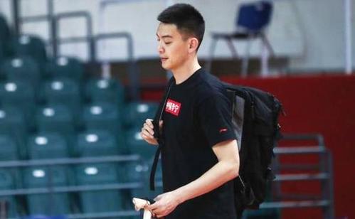 越老越妖,33岁杨鸣两项技术统计联盟第一,他若退役实在太可惜