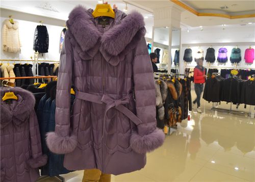 哈尔滨华南城香港皮草城丽诺雅格2014女装新款皮羽绒