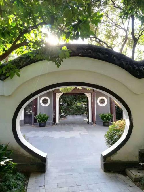 古典园林一门洞