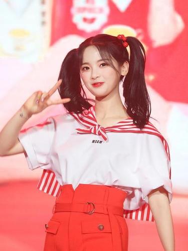 杨超越的各种双马尾造型,简直太可爱了