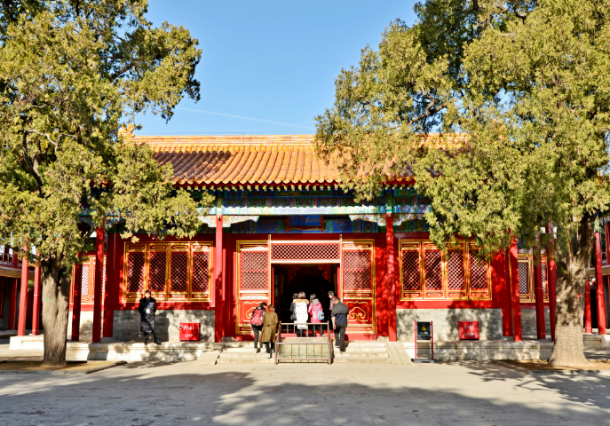 慈宁宫,位于北京故宫内廷外西路隆宗门西侧,始建于明嘉靖十五年
