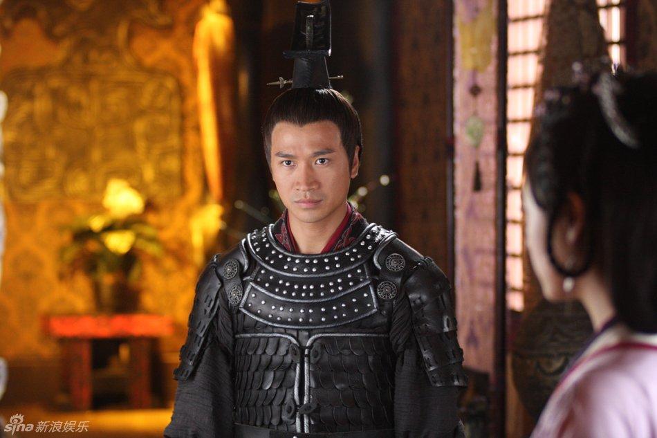  p>何晟铭,1975年7月9日出生于湖北省仙桃市,中国内地男演员,歌手.