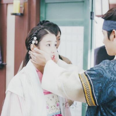 边伯贤iu情侣头像图片