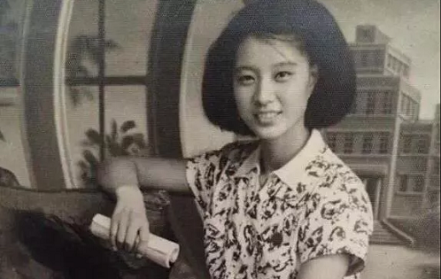 孙小果妈妈年轻的时候