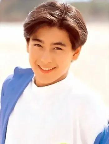 当年林志颖的颜值还是迷倒了许多少女.