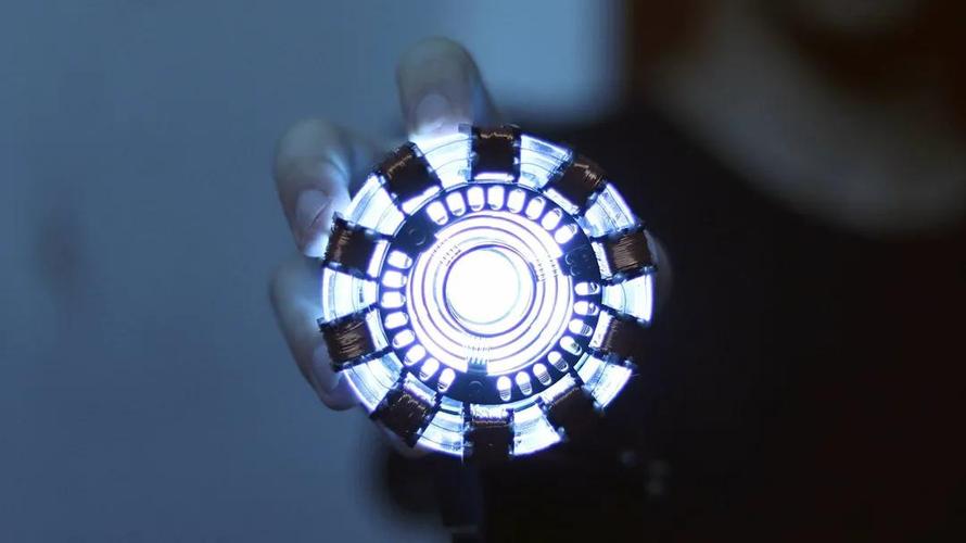 钢铁侠的核反应堆