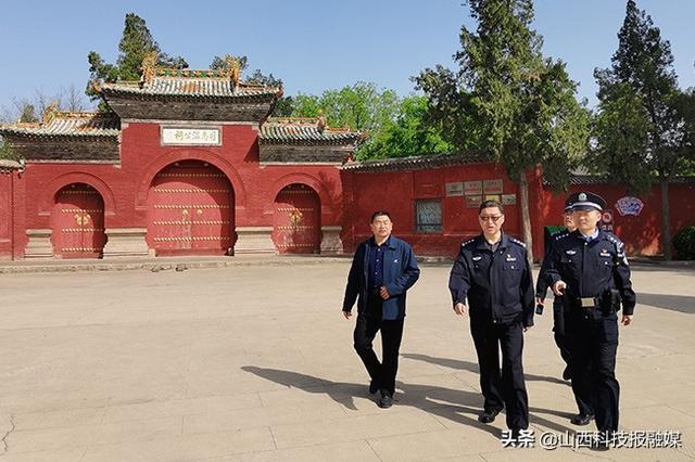 夏县政府副县长,公安局党委书记,局长赵军督导检查"五一"假期首日景区
