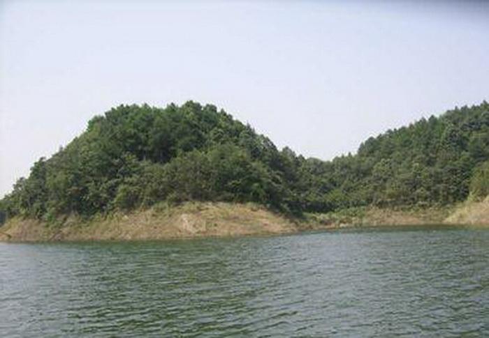 龙潭河镇龙潭河镇地处慈利县东南边陲,东抵二坊坪乡,南邻桃源县黄石镇