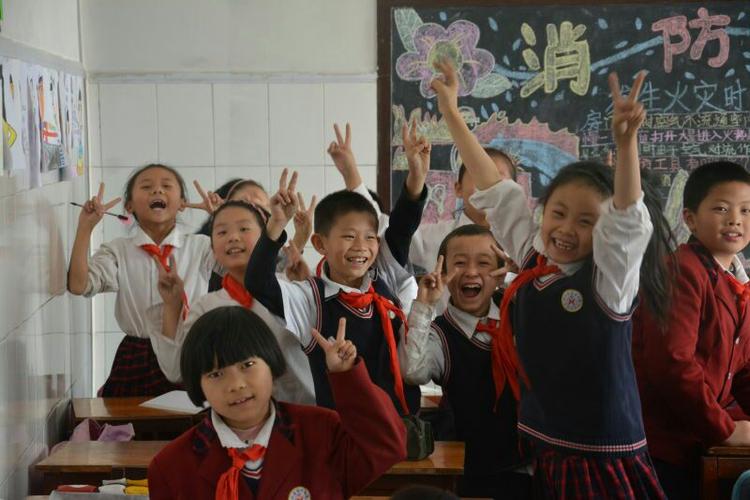 西山区崇新小学教育均衡国检工作