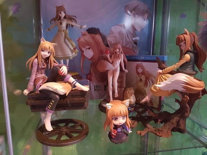 中文名称:狼与香辛料 赫萝