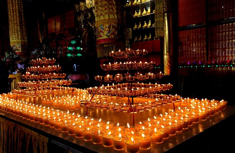 阳泉市佛教界戊戌新春"慈光指引 大众供灯""祈福法会