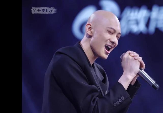 深藏不露的梁森,表面是光头小子,背后经历让人惊讶