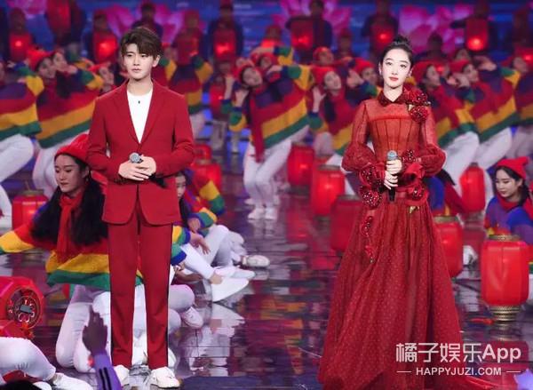 现在明白为啥北京春晚任嘉伦有台下镜头,但没有上台表演了吧,因为放在