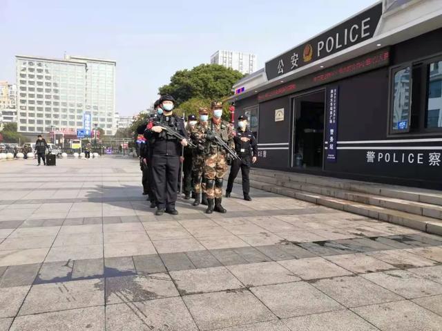 持刀歹徒在江西南昌火车站被制服别怕这是特警演练组图