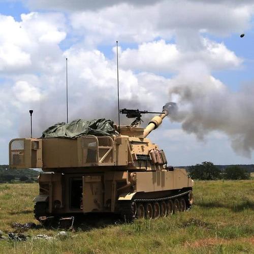 俄罗斯又偷技术?美称俄最新型榴弹炮技术眼熟,专家:贼