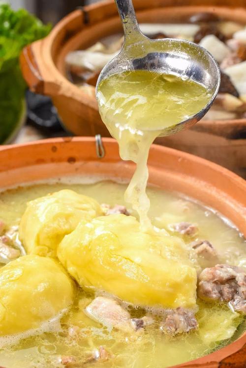 超级网红榴莲鸡煲来了,三只榴莲一只鸡,一口就鲜到爆汁