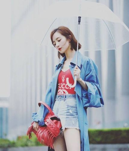 猎头关注:胡冰卿  别名:小董洁 身高:166cm  体重:44kg 学校:上海