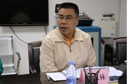 市人大常委会副主任黄永林到三乡现场接待群众