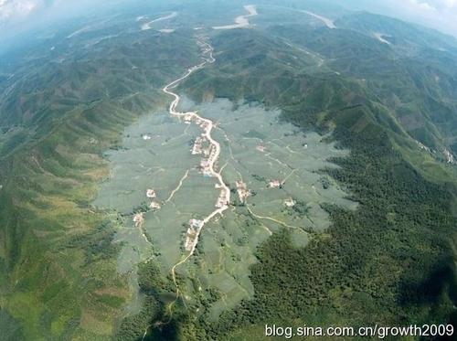 [转载]中国第一陨石坑