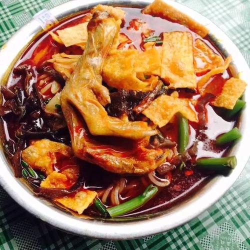 这家螺蛳粉,可以给95分 另外5分完全是因为……远 鸭脚也是好爽 我