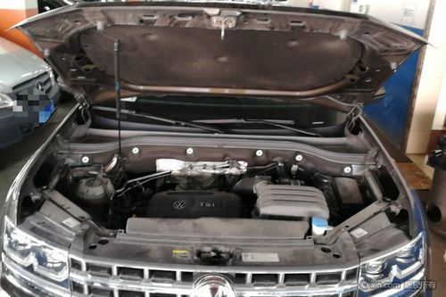 大众途昂发动机舱