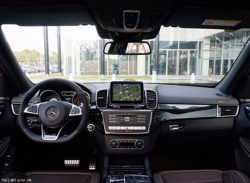新款奔驰gls63 amg仪表盘