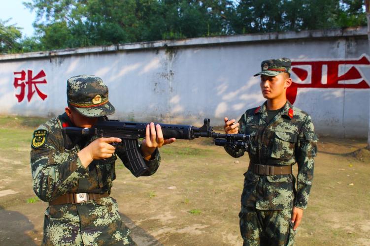 立姿据枪定型训练