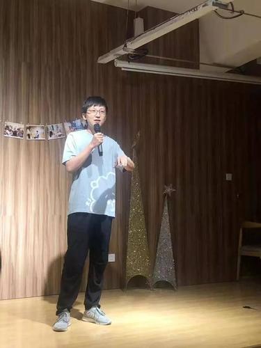 脱口秀大会上的济南男孩孟川,生活中随时在线开麦吐嘈