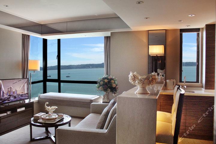 汕头海逸汇景酒店-豪华海景套房