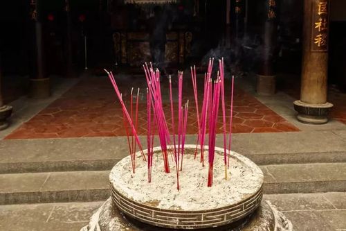 香炉里面的香灰满了,要怎么处理?